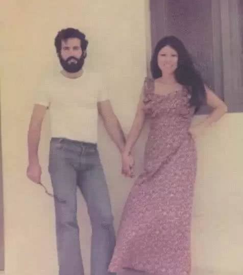 三毛与荷西来日并不方长,两人婚礼上几个细节,实在让人细思极恐