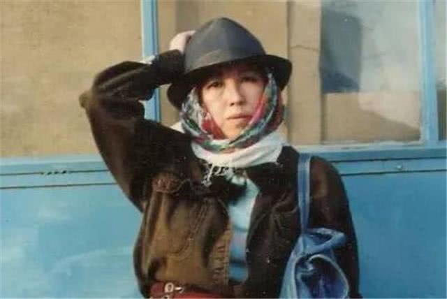 三毛与荷西来日并不方长,两人婚礼上几个细节,实在让人细思极恐