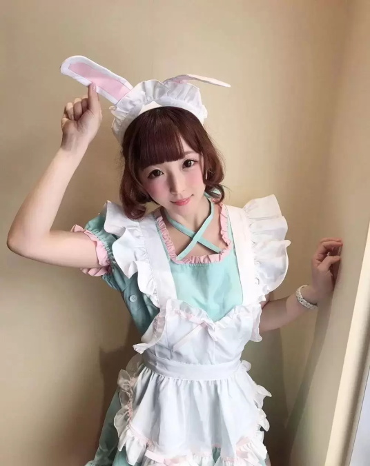 从AV女优变身实业家,不服输的人生——佐仓绊