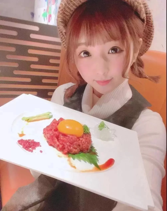 从AV女优变身实业家,不服输的人生——佐仓绊