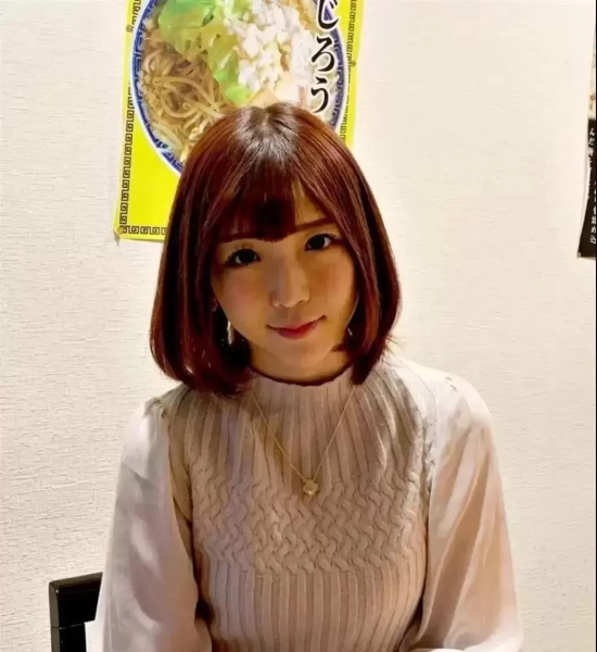 从AV女优变身实业家,不服输的人生——佐仓绊