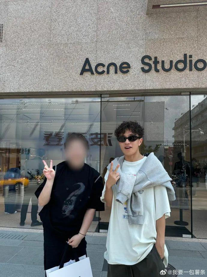 大无语!他可真会给自己抬咖…