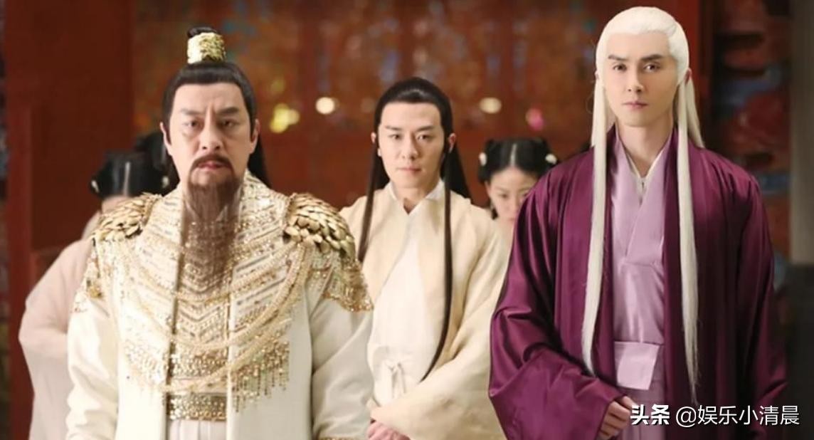 《枕上书》东华帝君是曾经的天地共主,他和父神,谁更厉害呢?