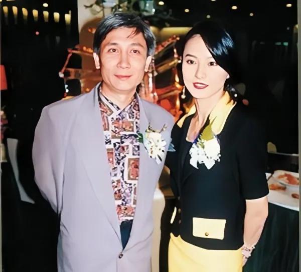 李赛凤:豪门丈夫诬陷她出轨干儿子,而她至今单身无人敢要