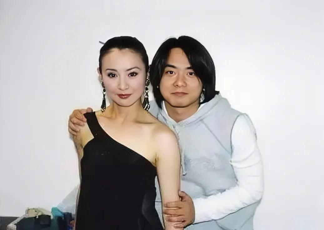 李赛凤:豪门丈夫诬陷她出轨干儿子,而她至今单身无人敢要