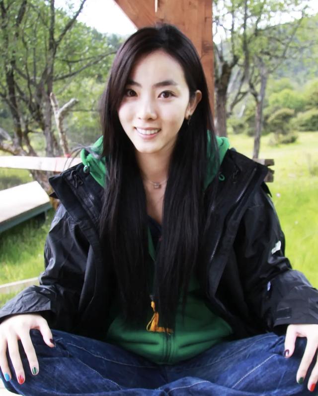 春晚主持人李思思婚后生活幸福吗(演员李思思个人资料简介)