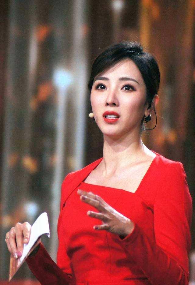 春晚主持人李思思婚后生活幸福吗(演员李思思个人资料简介)