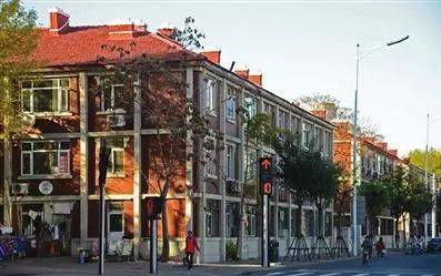 公产房能贷款吗？买公产就必须买产权吗？集体户口能买吗？