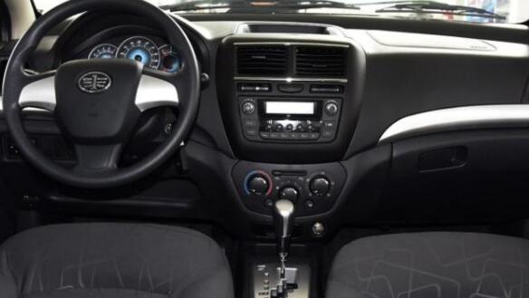 天津一汽-威志V5,外观惹人注目,整体看起来是很实用的