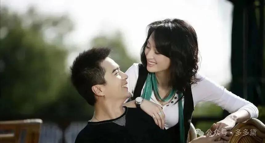 他和蔡国庆是同学,婚后带小三回家,他却说:我这是负责!