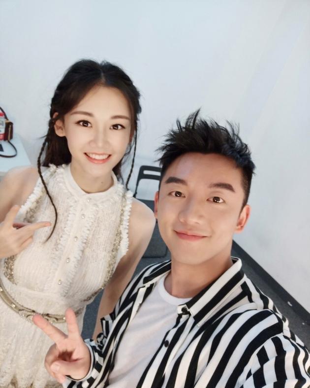 郑恺的两段情史:为何相恋三年的程晓玥输给了不到一年的苗苗