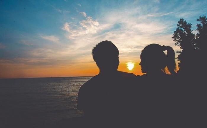 郑恺的两段情史:为何相恋三年的程晓玥输给了不到一年的苗苗