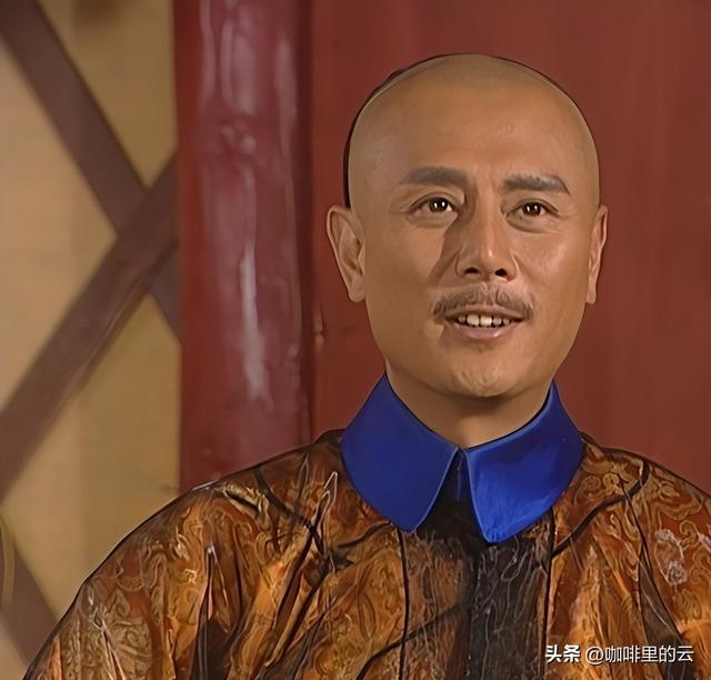 岁月是把尖锐的刀,将皱纹刻上眉间眼角,一丝一缕都是寂寞的痕迹