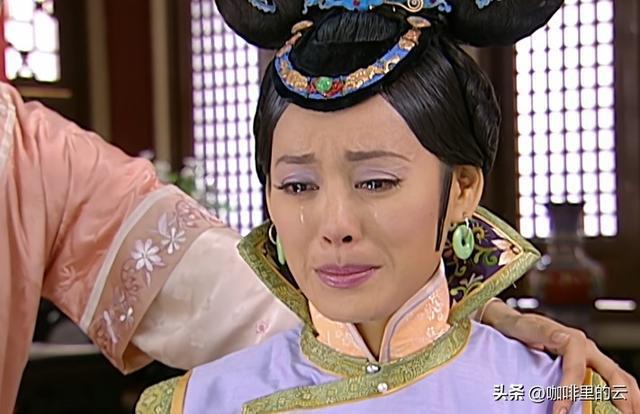 岁月是把尖锐的刀,将皱纹刻上眉间眼角,一丝一缕都是寂寞的痕迹