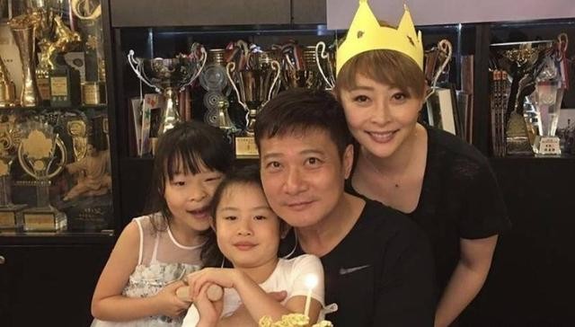 钱小豪和钱嘉乐什么关系(钱小豪钱嘉乐近况大不相同)