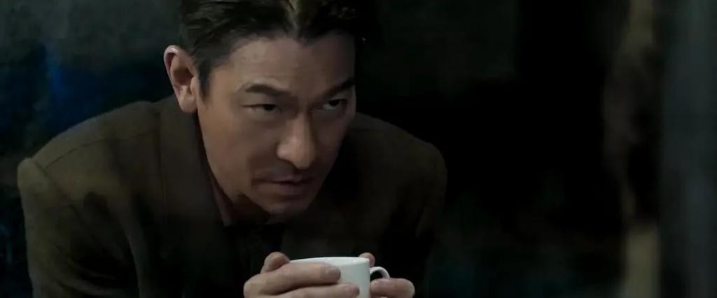 吹它是国庆档黑马的,我劝你冷静一下