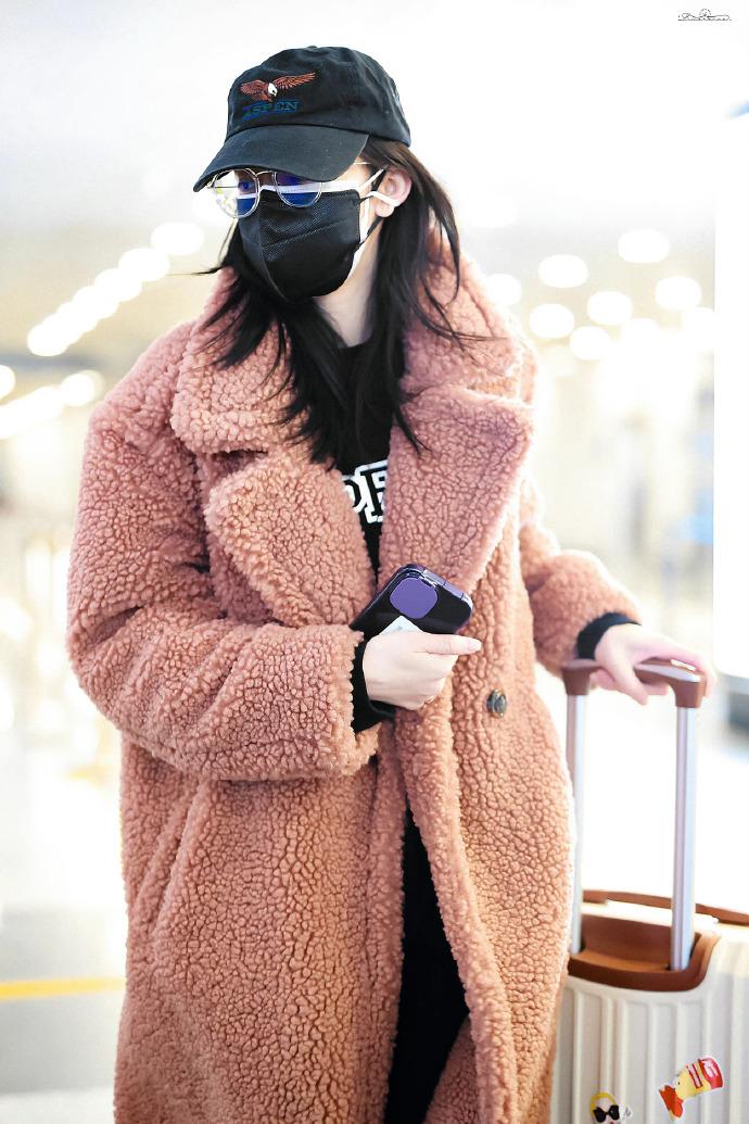 迪丽热巴怀孕事件是真的吗(迪丽热巴怀宝宝了吗?)