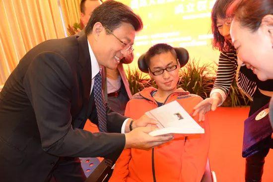 内心真正强大的人都有五个特征?一个人内心越来越强大的4个迹象