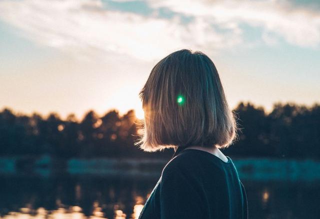 内心真正强大的人都有五个特征?一个人内心越来越强大的4个迹象