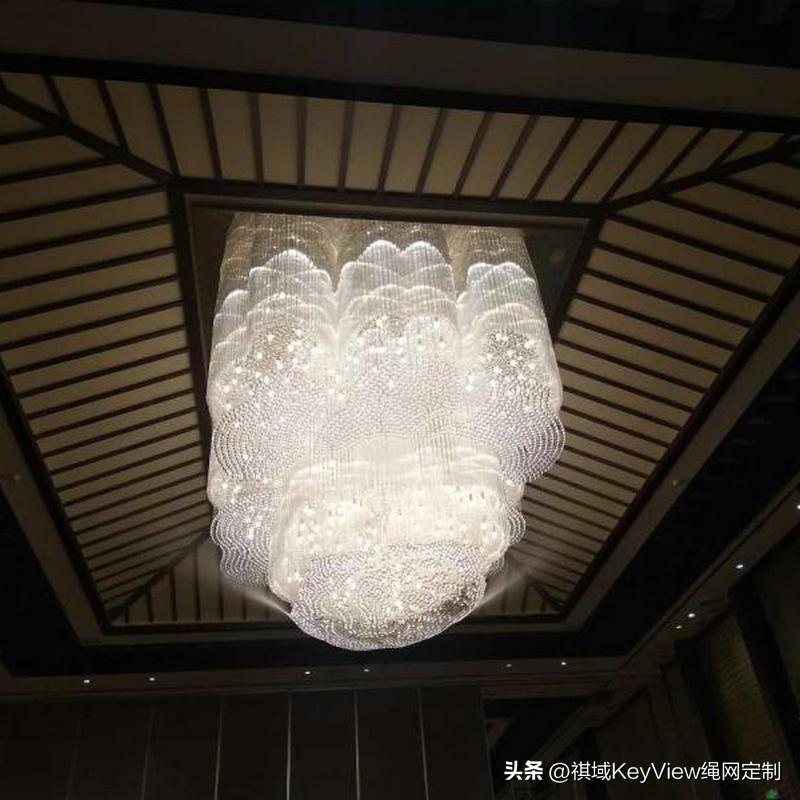 大型水晶吊灯的使用及防护