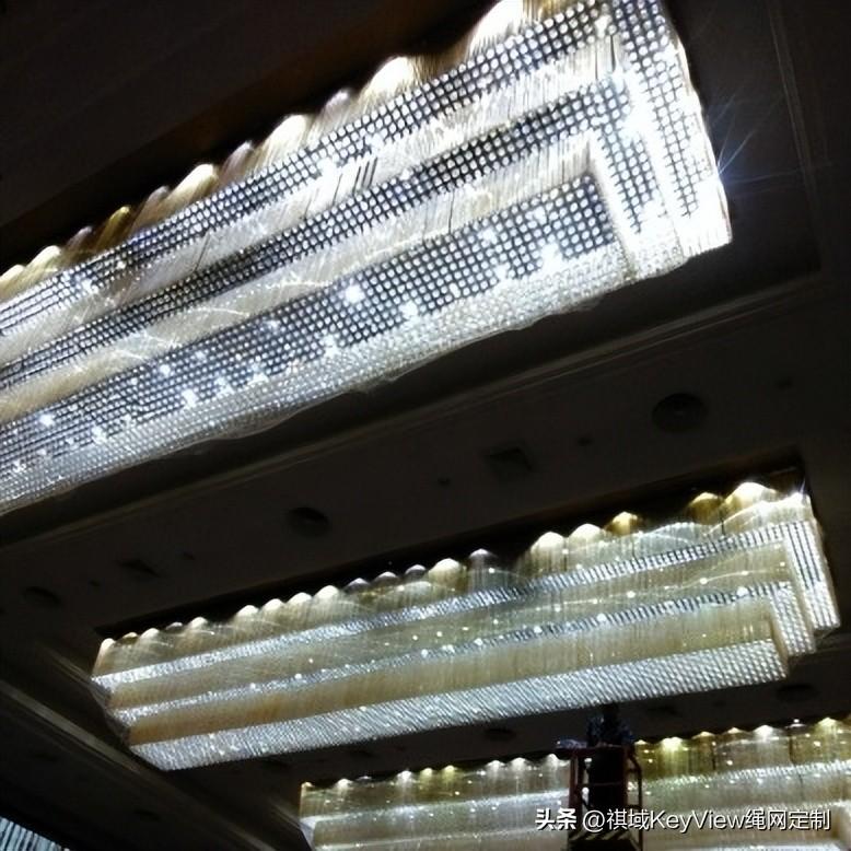 大型水晶吊灯的使用及防护