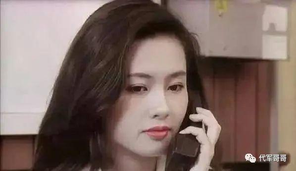 一代女神李丽珍:经历多段混乱情史,如今56岁却还是单身