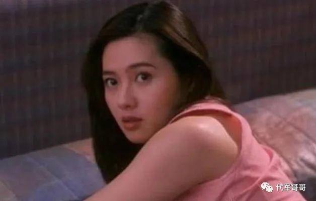 一代女神李丽珍:经历多段混乱情史,如今56岁却还是单身