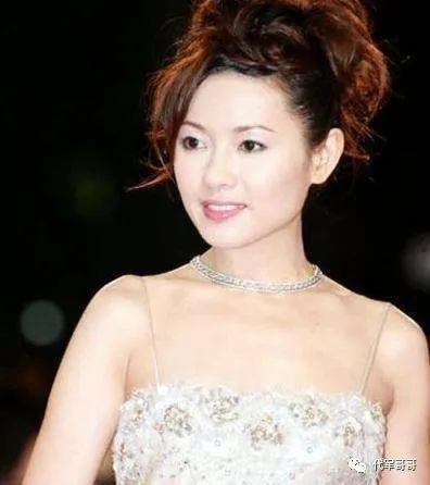 一代女神李丽珍:经历多段混乱情史,如今56岁却还是单身