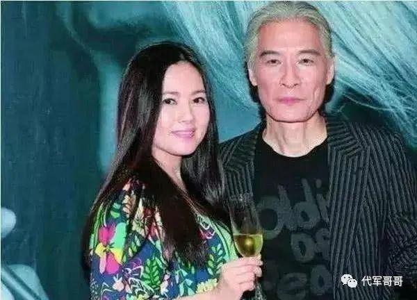 一代女神李丽珍:经历多段混乱情史,如今56岁却还是单身