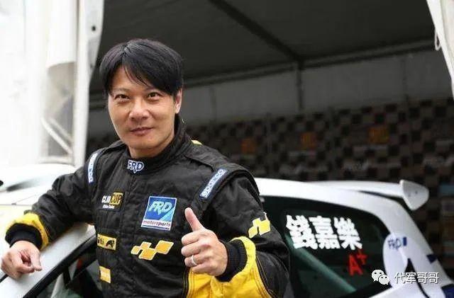 一代女神李丽珍:经历多段混乱情史,如今56岁却还是单身