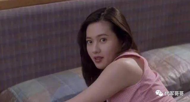 一代女神李丽珍:经历多段混乱情史,如今56岁却还是单身