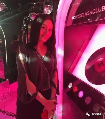 一代女神李丽珍:经历多段混乱情史,如今56岁却还是单身