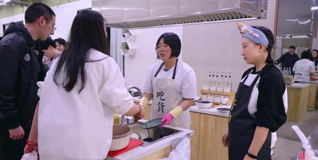 ​苏芒个人资料介绍图片(一天650的生活费还不够)