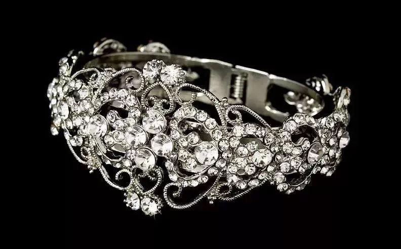 1989年的本命年 ,右手必须戴银?命里缺什么就戴什么,戴对了顺遂一整年!