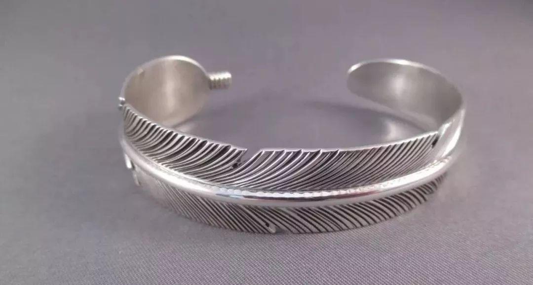 1989年的本命年 ,右手必须戴银?命里缺什么就戴什么,戴对了顺遂一整年!