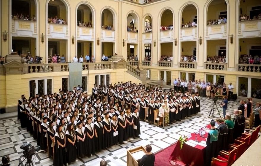 德布勒森大学——匈牙利现存历史最悠久的高等教育机构