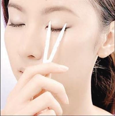 ​双眼皮胶水会对眼部造成伤害吗?？双眼皮胶水真的有用吗