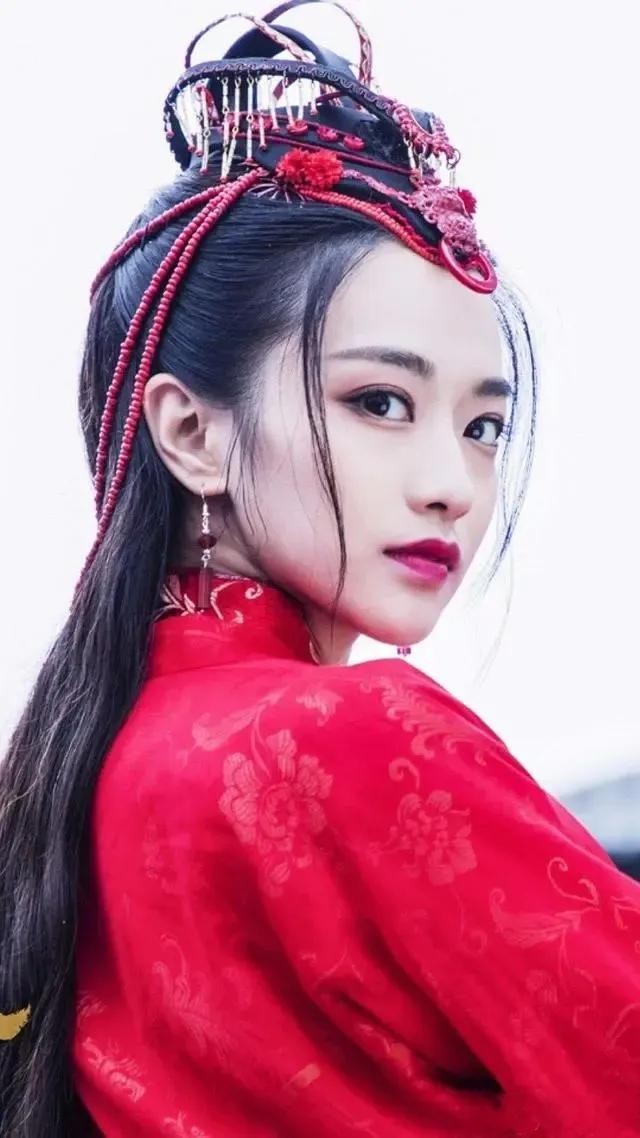 孙雪宁:从“包子妹”到影视歌三栖红星的华丽蜕变