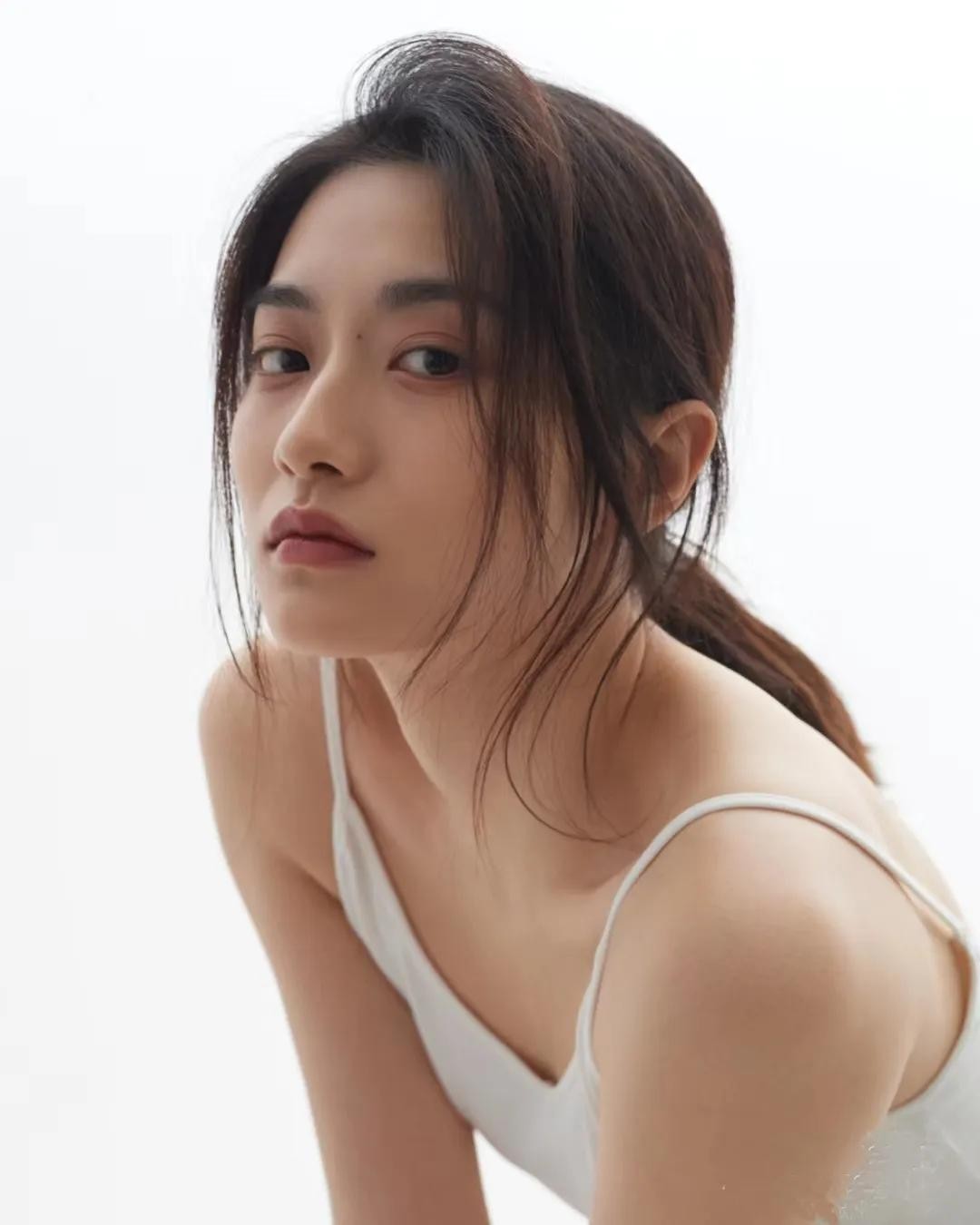 孙雪宁:从“包子妹”到影视歌三栖红星的华丽蜕变