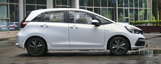 ​汽车后包围是哪里