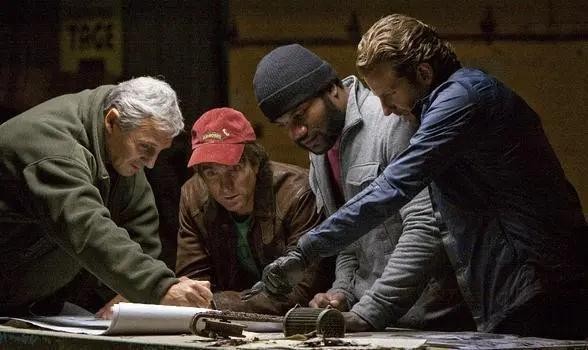 《天龙特攻队》:一部革新动作电影的视角,硬汉动作的经典回归