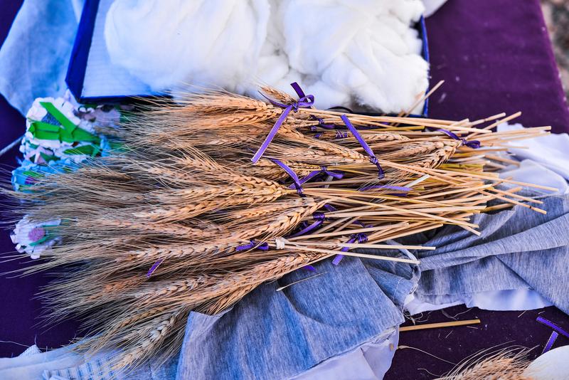 阿富汗塔利班武装安全人员游行,庆祝美军撤军两周年