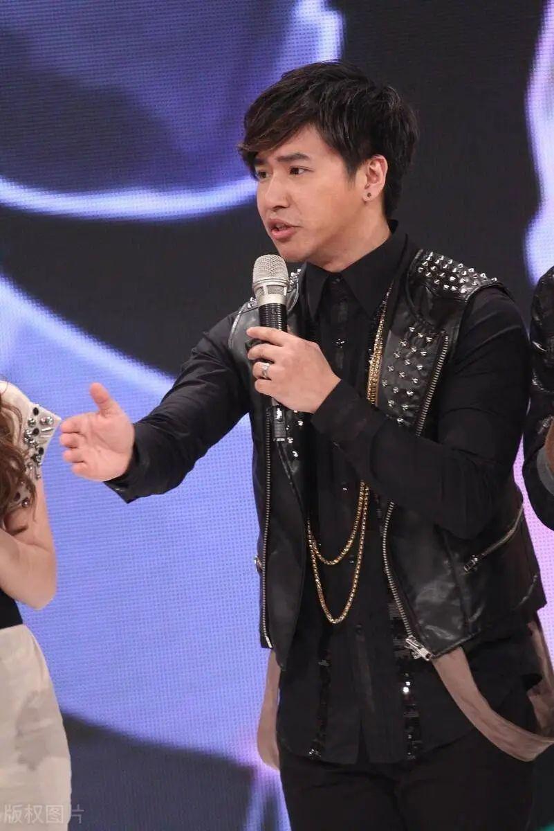 官宣啦!芒果台主持新女友怀孕,坚持不办婚礼?