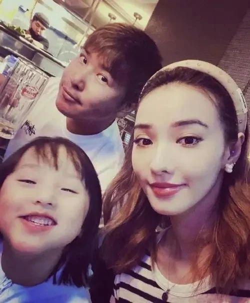 官宣啦!芒果台主持新女友怀孕,坚持不办婚礼?