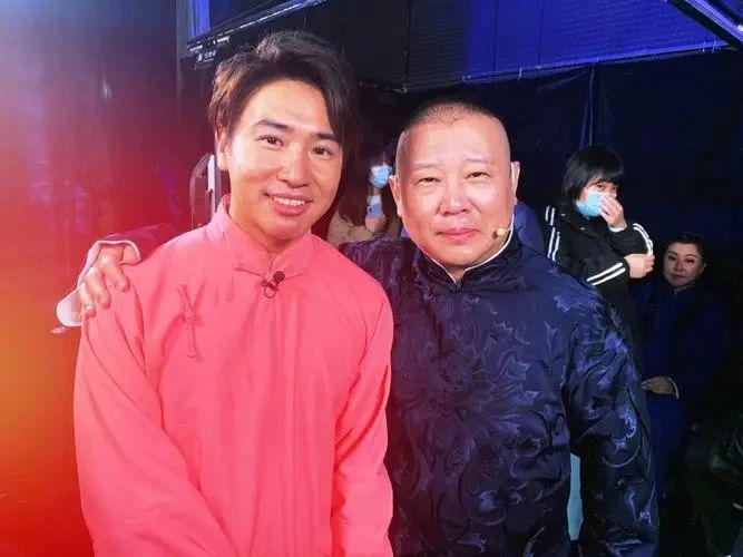 官宣啦!芒果台主持新女友怀孕,坚持不办婚礼?