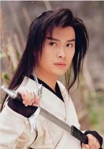 还珠格格第一部赵薇扎紫薇?还珠格格原定的主演