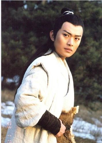 还珠格格第一部赵薇扎紫薇?还珠格格原定的主演