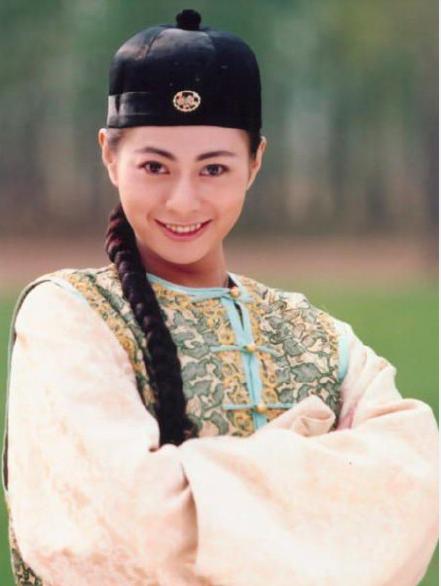 还珠格格第一部赵薇扎紫薇?还珠格格原定的主演