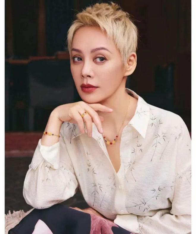 宁静:虽然工资低,但依然珍惜“铁饭碗”,努力捧起了“金饭碗”