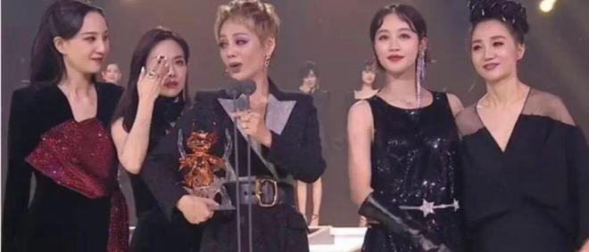 宁静:虽然工资低,但依然珍惜“铁饭碗”,努力捧起了“金饭碗”